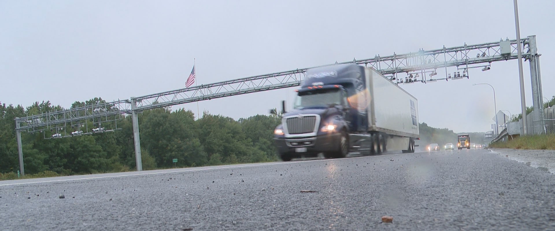 The Difference Between Commercial Truck Toll and Regular Toll